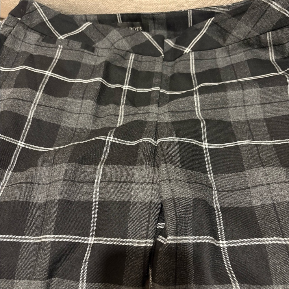 Talbots Hampshire Charcoal and Black Plaid Trousers Flat Front Size 8